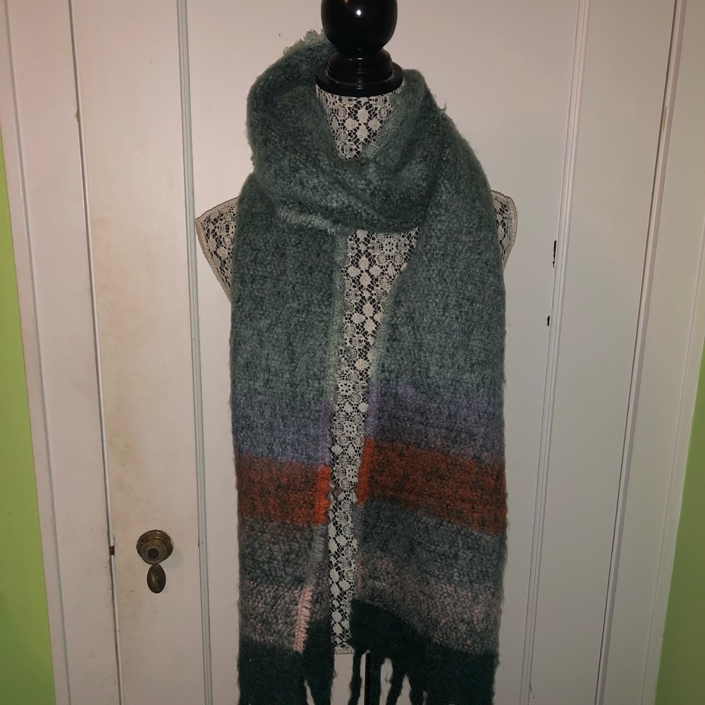 Oversized comfy scarf